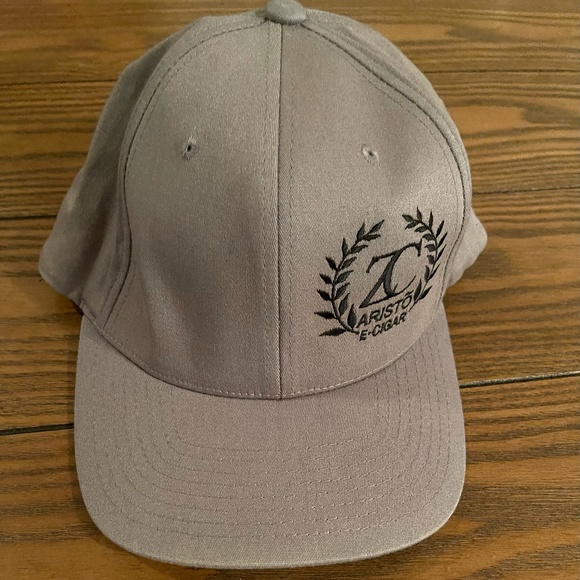Men's Fitted Hat - Picture 1 of 1